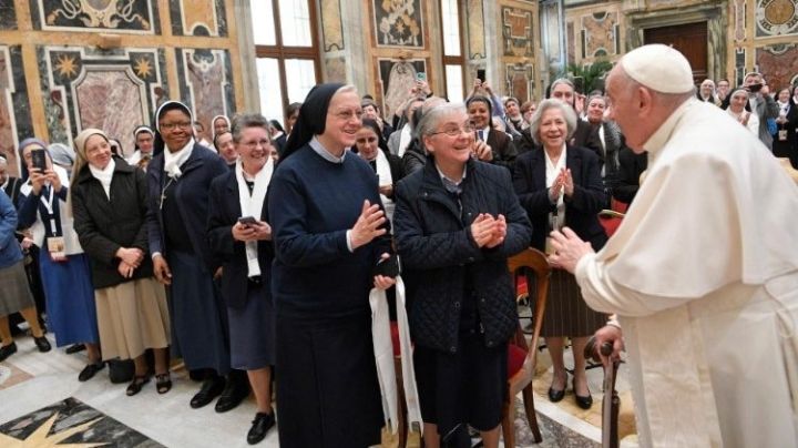 Las mujeres son generosas y valientes, aunque hay algunas neuróticas: Papa Francisco