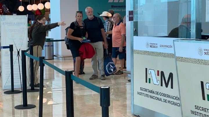 Lanzan campaña para exhibir abusos contra extranjeros en aeropuertos de México