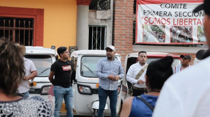 Transportistas bloquean carreteras en Oaxaca tras la detención de su líder