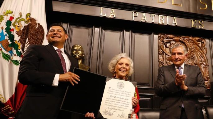 Celebra Adán Augusto López reconocimiento a Elena Poniatowska