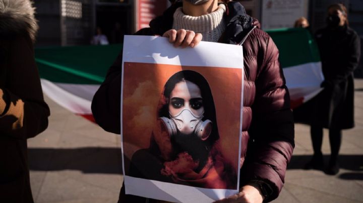 Hospitalizadas 50 niñas tras ataques con químicos en escuelas de Irán