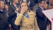 Morenistas le gritan "rata" y "corrupta" a Lilly Téllez; la senadora les responde con besos (Video)