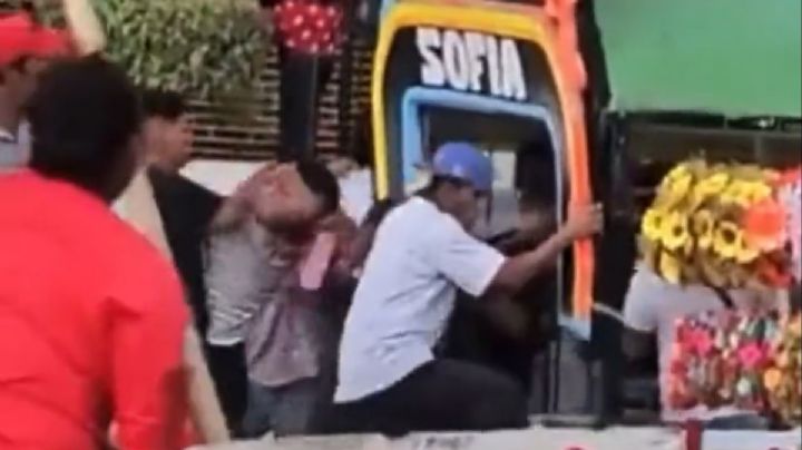 Alcaldía Xochimilco suspende a trajinera involucrada en pelea campal