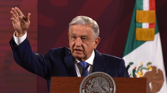 “Acampen ahí para que vean lo que se siente”: AMLO a senadores que mantienen tomado el pleno