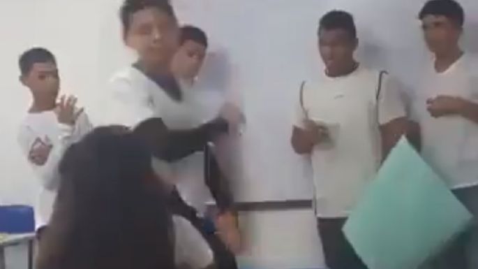 Estudiante de 14 años apuñala a compañera que se burló de su exposición (Video)