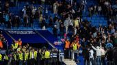 LaLiga denunciará violenta invasión de campo del Espanyol que impidió a Barcelona celebrar su título