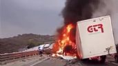 Se incendian dos tráileres tras choque en la México-Querétaro (Videos)