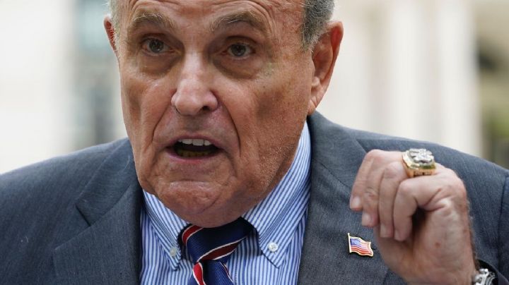 Mujer demanda a Rudy Giuliani; asegura que la coaccionó para tener sexo