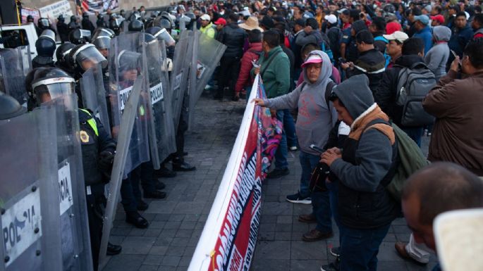 Por bloqueos de la CNTE, ministros de la Suprema Corte sesionan en sede alterna