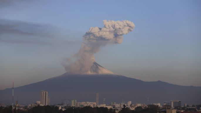 Estos 11 municipios de Puebla tendrán clases en línea por caída de ceniza del Popocatépetl