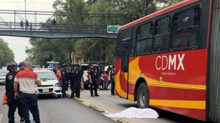 Un auto y el Metrobús atropellan a una mujer en la colonia Roma Sur (Video)