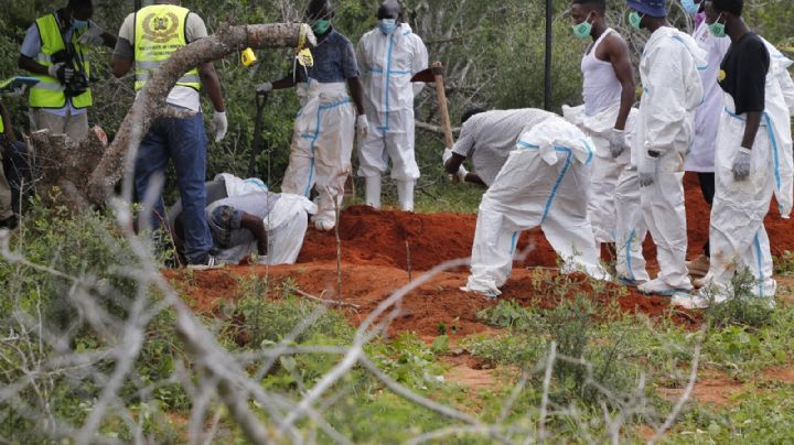 Descubren más de 225 cadáveres en terrenos de una secta cristiana