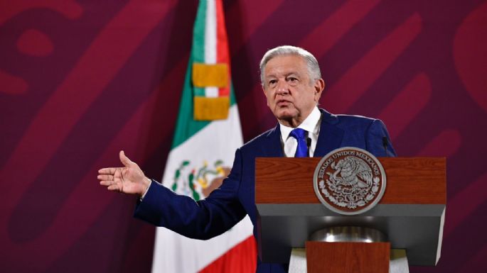 “Muchas gracias”, es un orgullo que me hayan declarado persona non grata en Perú: AMLO