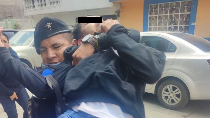 Alumno de secundaria se quita el uniforme y arma balacera dentro de la escuela en Los Reyes La Paz
