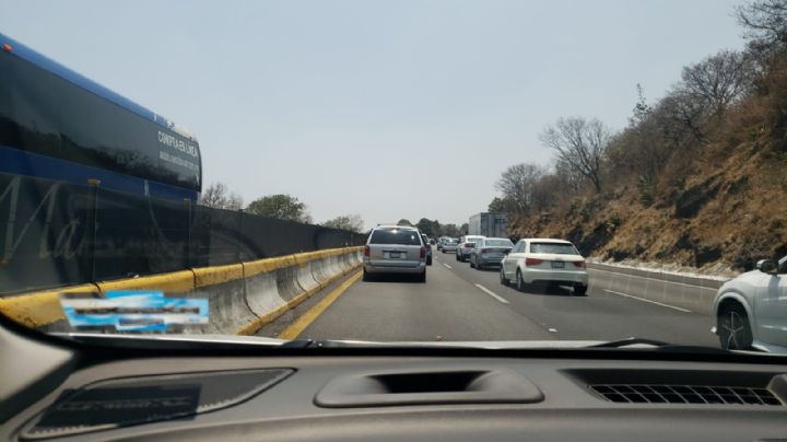 Campesinos marchan y cierran la carretera México-Cuernavaca