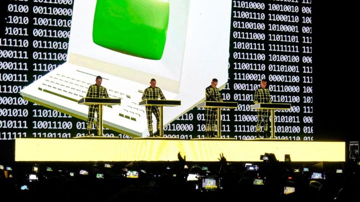 Kraftwerk, gala de synth pop en el Pepsi Center