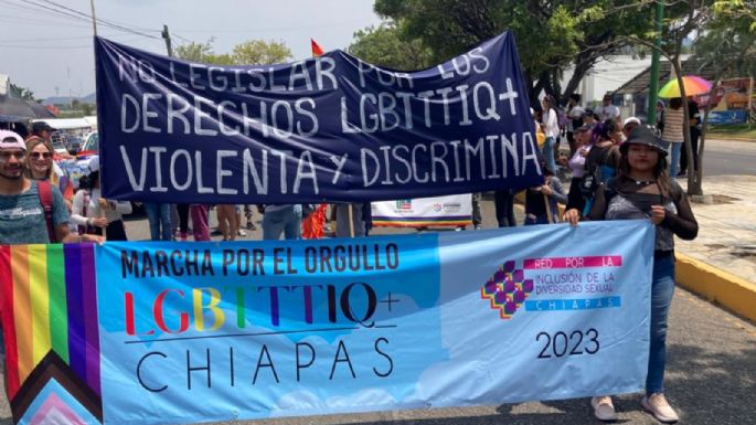 Igualdad y respeto exigen asistentes a la marcha de la comunidad LGBTTIQ+ en Chiapas