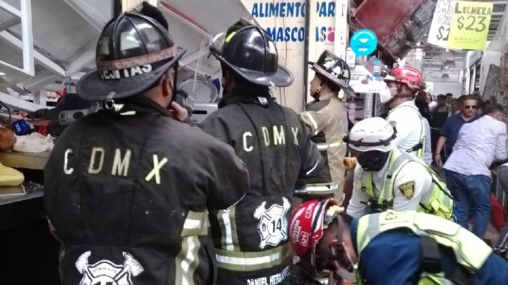 Colapsa techo en mercado de colonia Guerrero; hay tres heridos