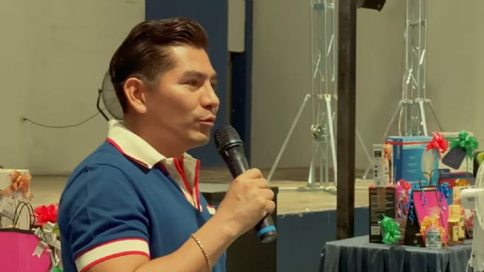 Con regalos, rifas, comida y strippers, alcalde de Huehuetán celebró el Día del Padre (Video)