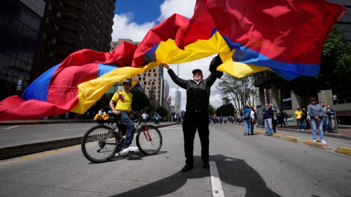 Gobierno de Colombia y la guerrilla ELN inician un cese al fuego de seis meses