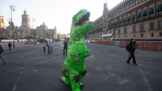Xóchitl Gálvez manda "dinosaurios" a la SCJN en protesta contra el Plan B