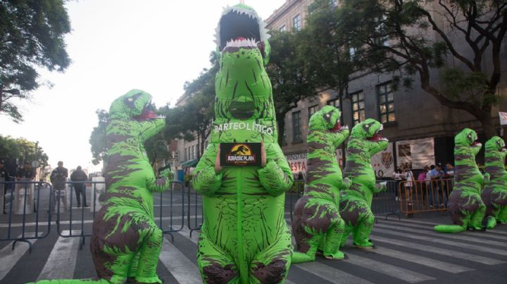 Xóchitl Gálvez manda "dinosaurios" a la SCJN en protesta contra el Plan B