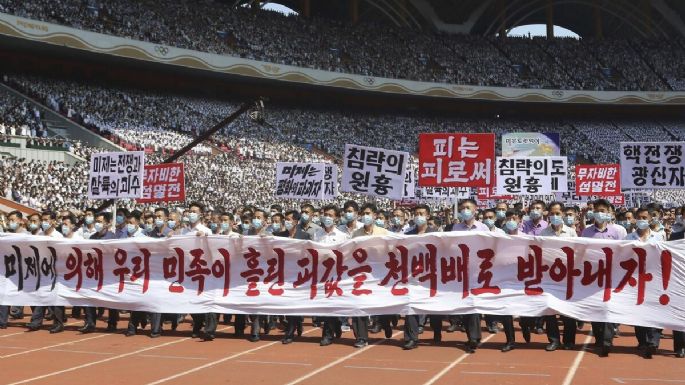 Miles de norcoreanos marchan contra EU en el aniversario de la Guerra de Corea