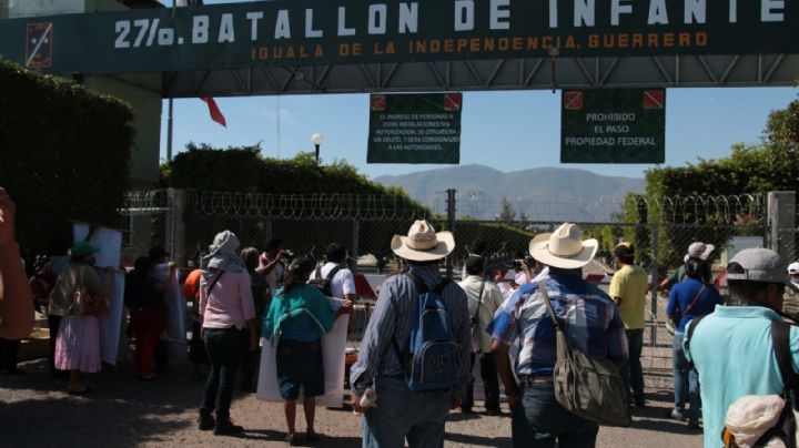 Dictan auto de formal prisión contra 8 militares por caso de los 43 normalistas de Ayotzinapa