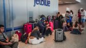 Miles de viajeros afectados por demoras en aeropuertos de EU rumbo a fin de semana festivo