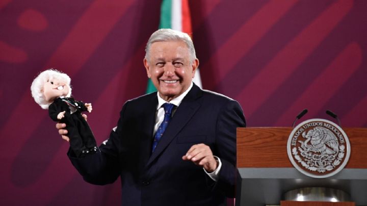 López Obrador presume en la mañanera el Amlito que habla: “Me canso ganso”
