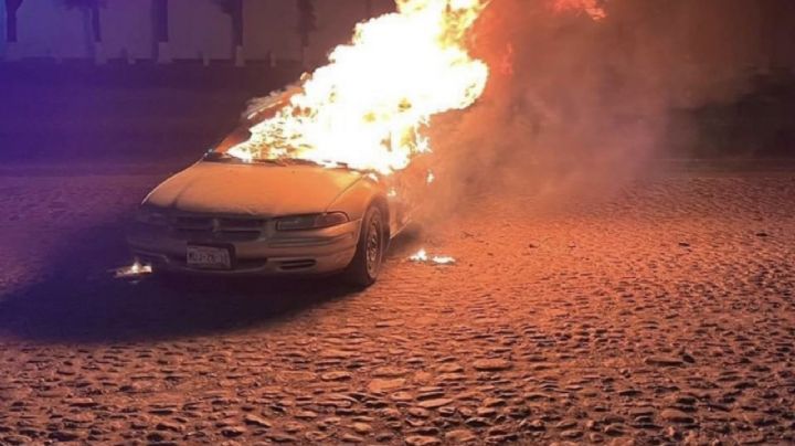 Bloqueos con autos incendiados en San Juan de los Lagos tras tiroteo entre policías y criminales