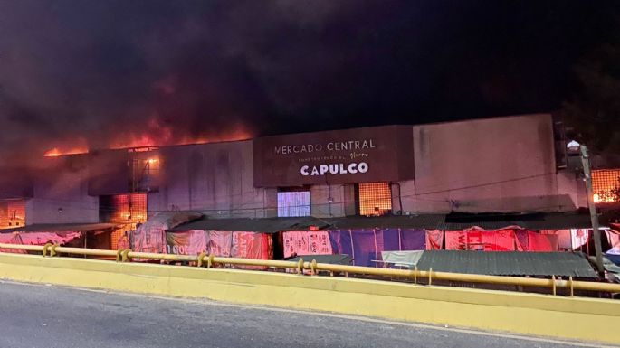 Incendio en el mercado de Acapulco consume 400 locales (Video)