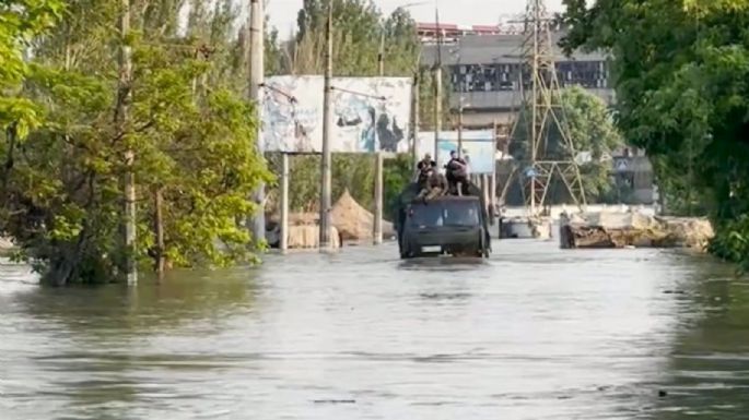 Zelenski estima que "cientos de miles" de personas no tienen agua por bombardeo de presa