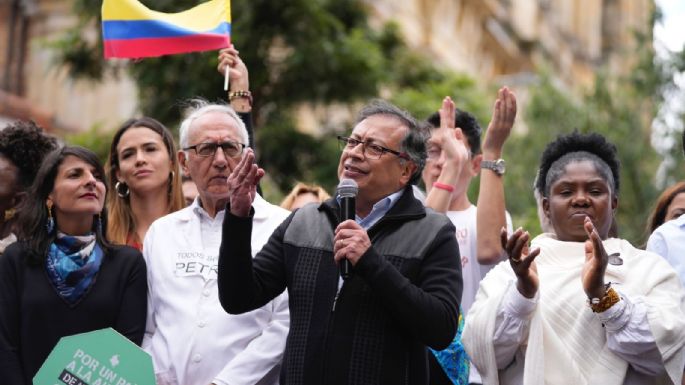 Colombia: Petro sale a las calles a defender reformas sociales y rechaza señalamientos