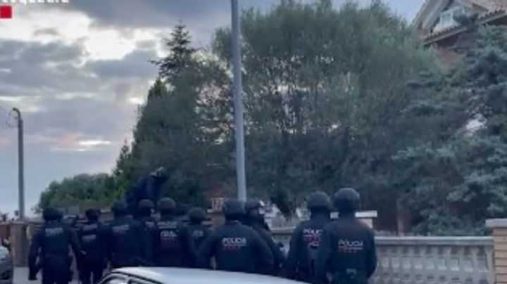Detienen a 17 miembros de Los Casuals, banda criminal vinculada a los hinchas del Barça