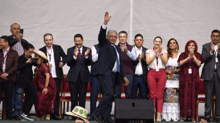 Claudio X. González es apoyado por traficantes de influencia y políticos corruptos: AMLO en el Zócalo
