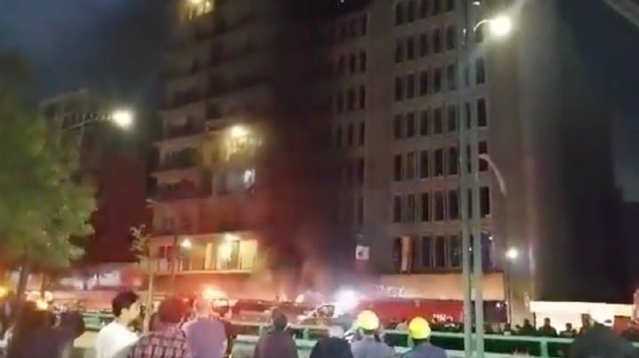 Se incendia el hotel Segovia en la Roma; rescatan al menos a 60 huéspedes