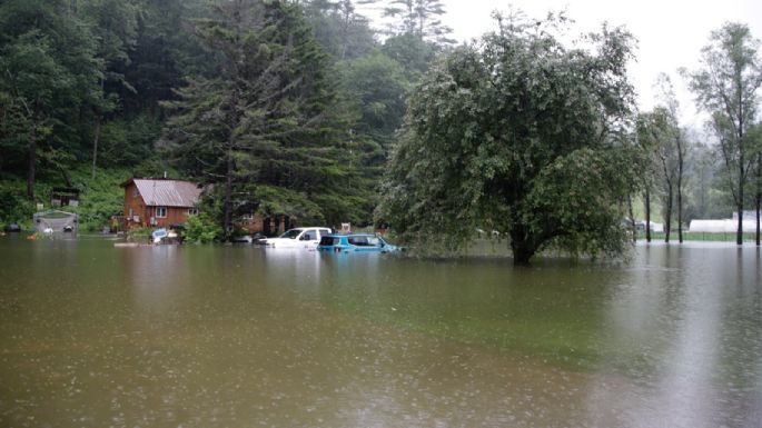 Desalojos y rescates por inundaciones en el noreste de EU