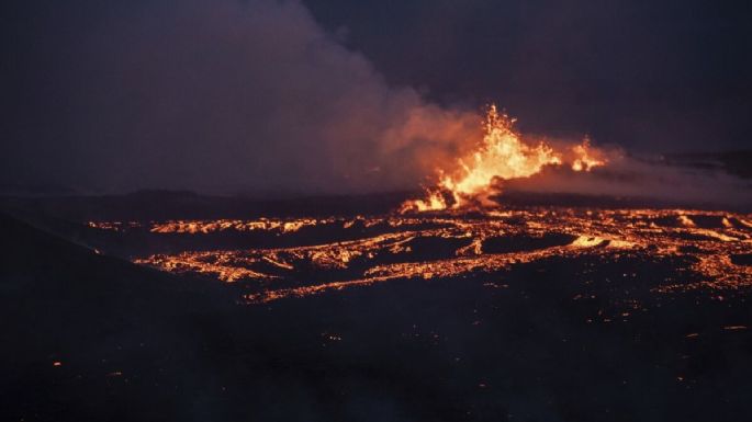 Alerta en Islandia por erupción de volcán