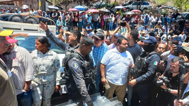 Liberan la Autopista del Sol y a los 13 funcionarios retenidos en Chilpancingo