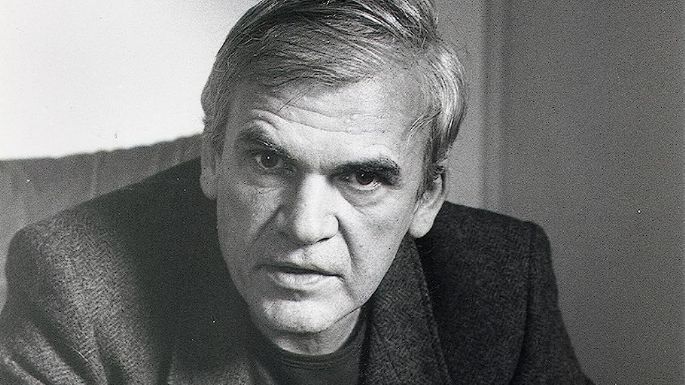 La insoportable levedad del ser; el escritor prohibido Milan Kundera muere en París