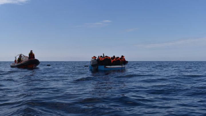 Italia investiga naufragio de buque con migrantes, con 41 posibles muertes