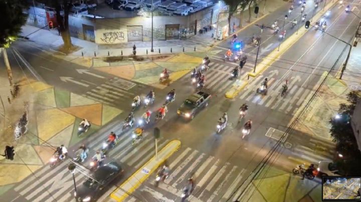 Batres llama a motociclistas a conducir con responsabilidad tras rodada nocturna en la CDMX