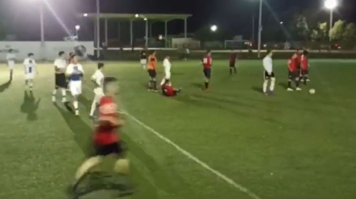 En pleno partido de futbol, asesinan de diez disparos al entrenador de un equipo en Sonora (Video)