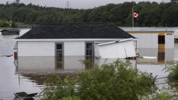 Cuatro desaparecidos y "daños inimaginables" por las peores lluvias en 50 años en Nueva Escocia, Canadá