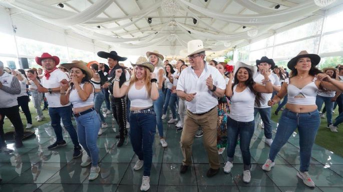 Ebrard baila al ritmo de Caballo Dorado; así reaccionaron en redes (Video)