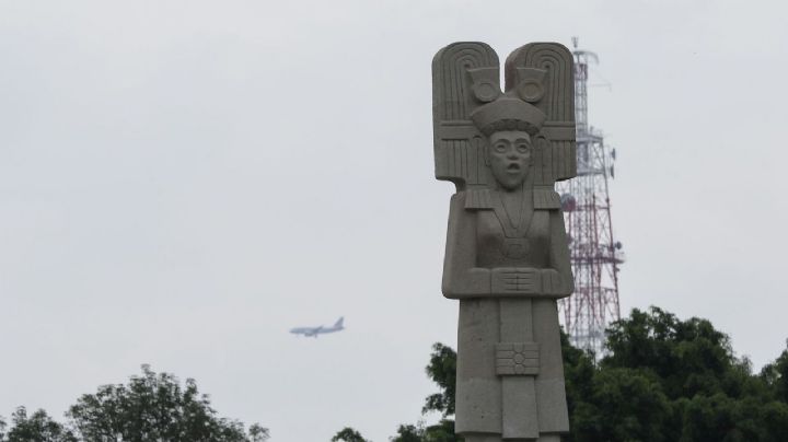 Develan escultura de La Joven de Amajac en Paseo de la Reforma; "sí se pudo", dice Batres