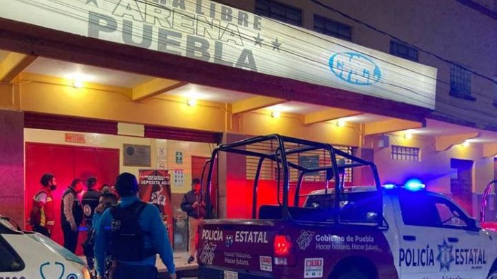 Asaltan la Arena Puebla, en pleno lunes de lucha libre (video)