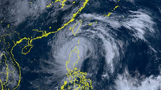 Tifón Doksuri desprende techos de lámina, causa inundaciones y desplaza a miles en Filipinas