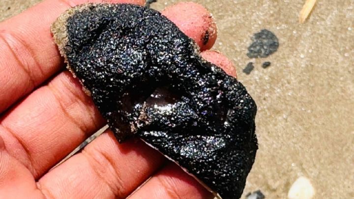 Petróleo que llega a playas del Golfo de México procede de filtraciones naturales: Pemex